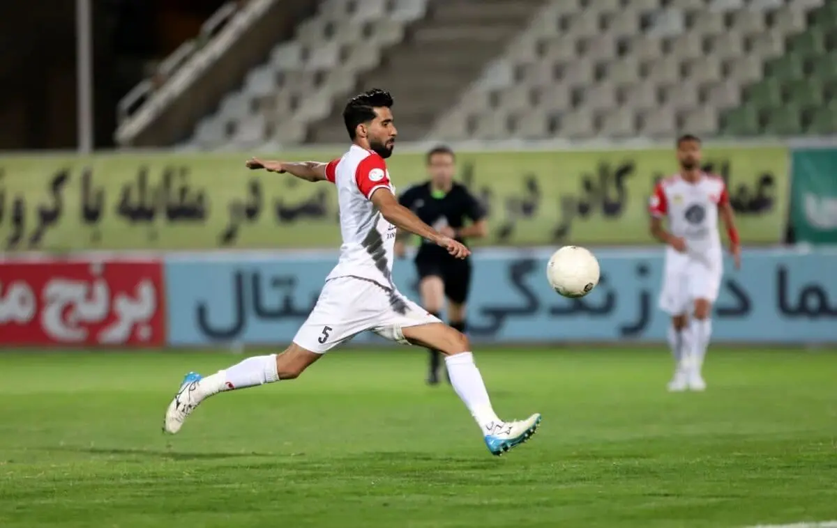 هافبک تیم پرسپولیس به اردوی رقیب ایران ملحق شد
