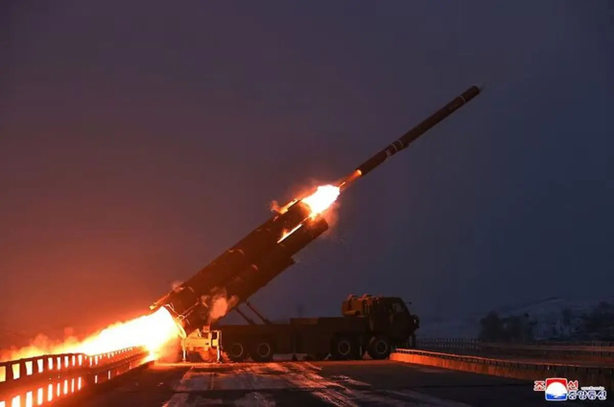 کره شمالی ۱۰ موشک بالستیک شلیک کرد