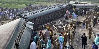  اولین فیلم از خروج مرگبار قطار از ریل در پاکستان