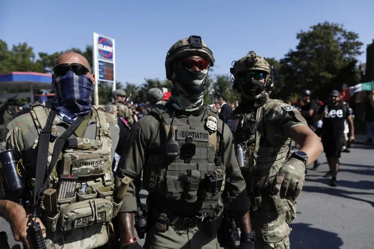 ترامپ، معترضان آمریکایی را تهدید کرد