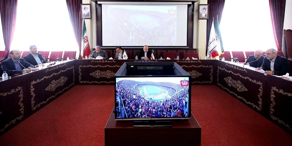 وزیر ورزش: صد در صد سهام پرسپولیس و استقلال واگذار می شود