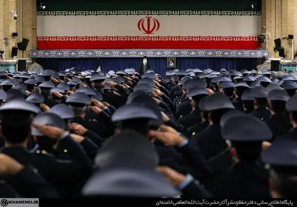 دیدار جمعی از فرماندهان نیروی هوایی و پدافند هوایی ارتش با رهبر انقلاب/گزارش تصویری