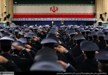 دیدار جمعی از فرماندهان نیروی هوایی و پدافند هوایی ارتش با رهبر انقلاب/گزارش تصویری