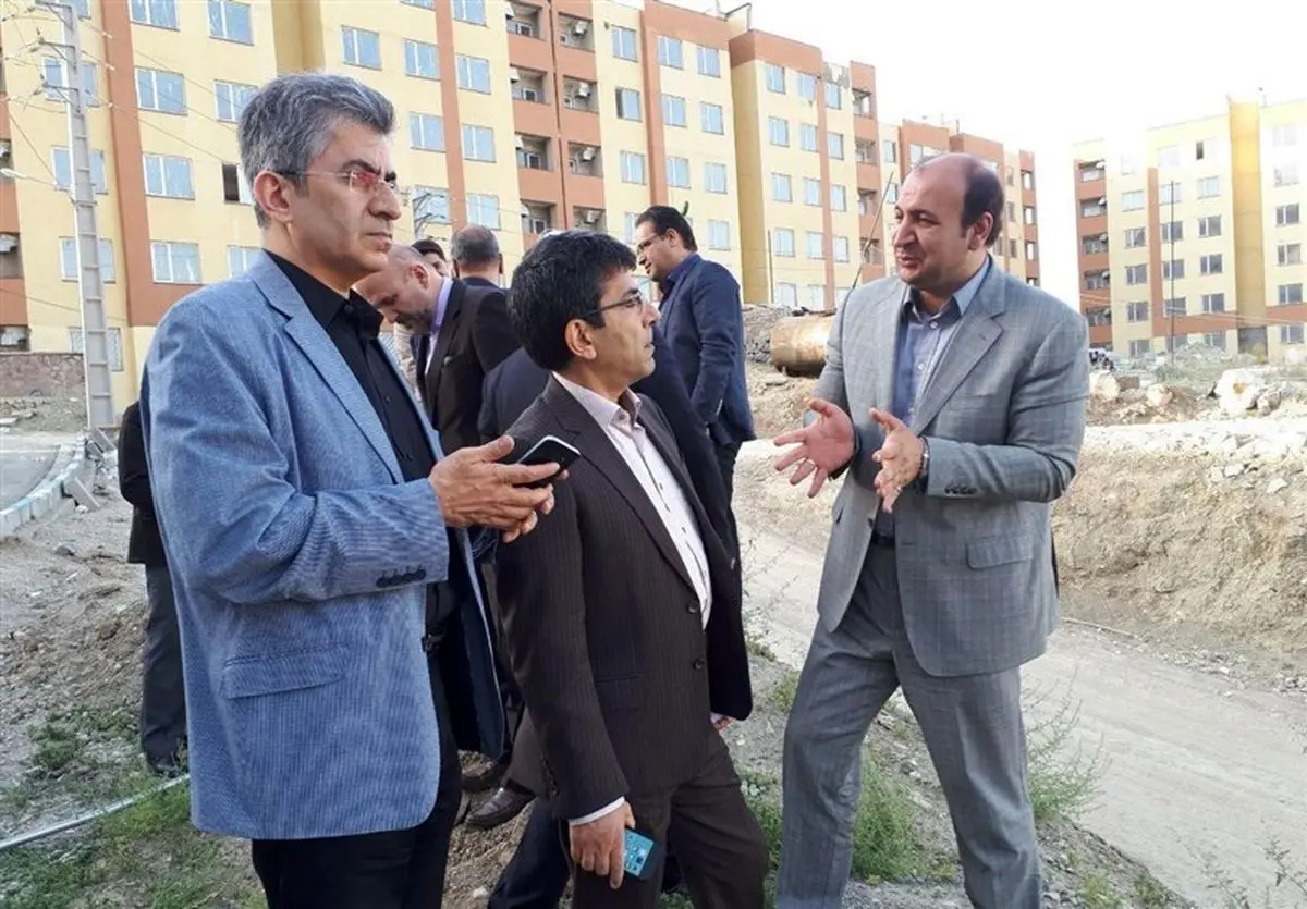 معاونان آخوندی از مسکن مهر بازدید کرد