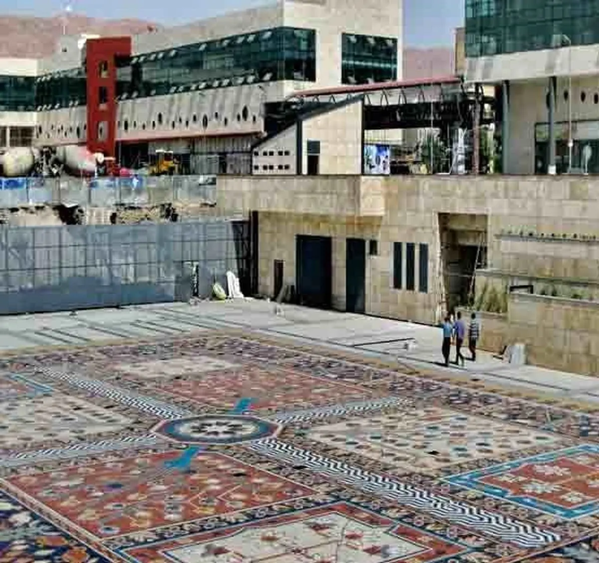بزرگترین و زیباترین فرش سنگی جهان در تبریز