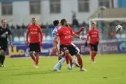 مجری مشهور تماشاگر بازی ملوان - تراکتور +عکس