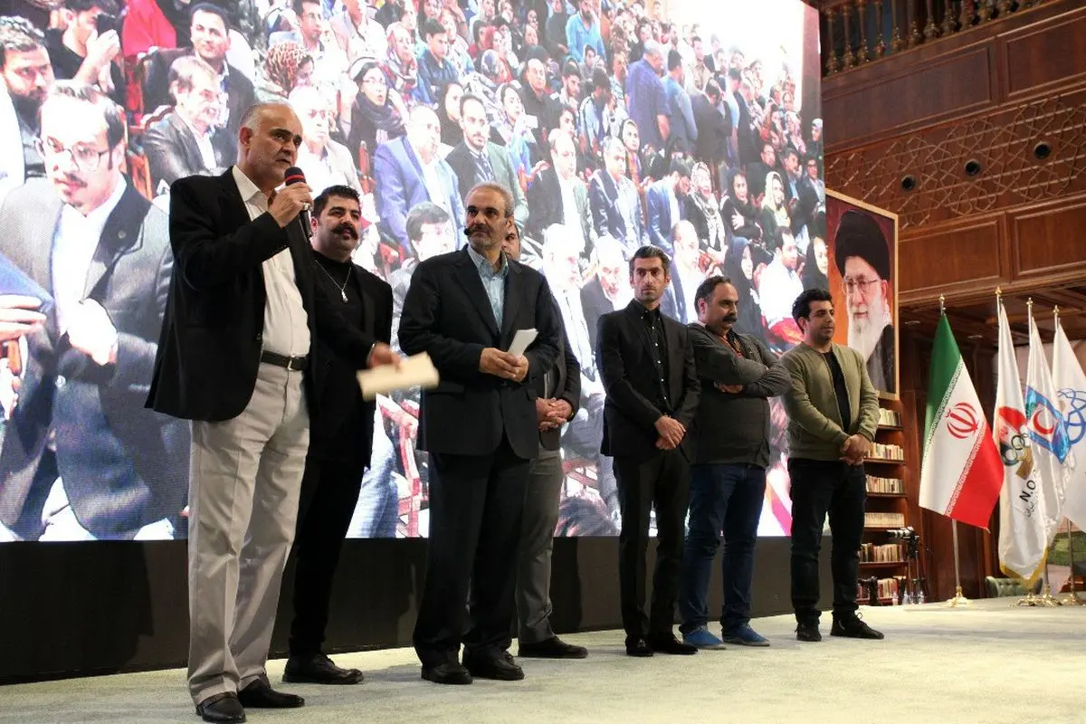 جمع آوری بیش از 25 میلیارد و سیصد میلیون ریال کمک مردمی در گردهمایی اکران فیلم تختی در بازار بزرگ ایران