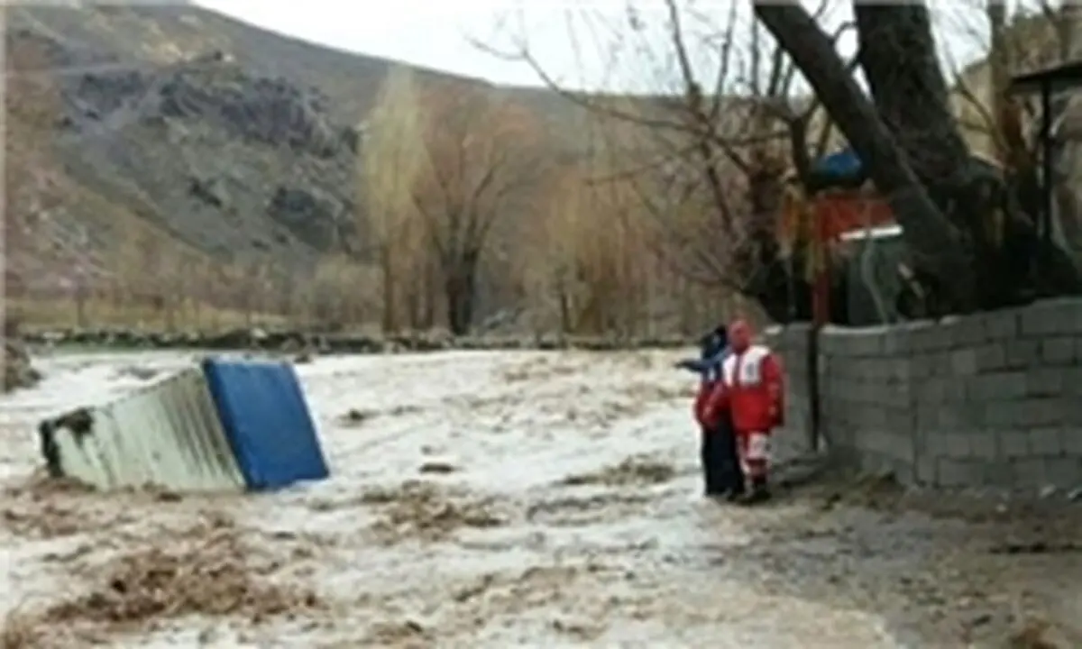 امدادرسانی به بیش از 1000 نفر از سیل زدگان