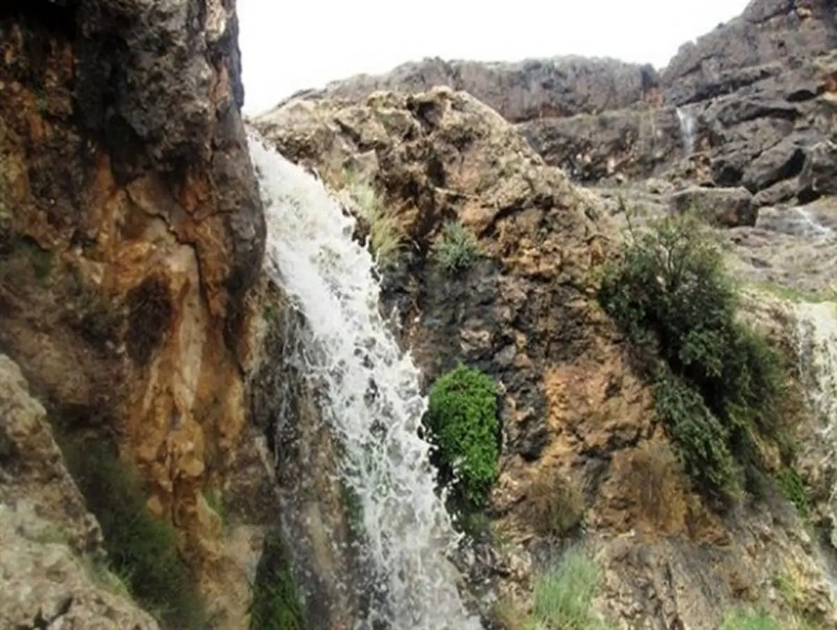 بارش تگرگ و جاری شدن سیلاب در چرام+ عکس