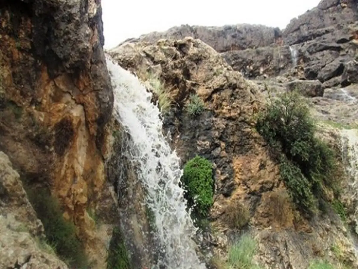 بارش تگرگ و جاری شدن سیلاب در چرام+ عکس