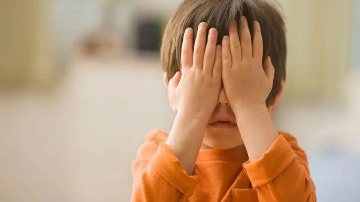 چرا در مقابل دیگران احساس خجالت می‌کنیم؟
