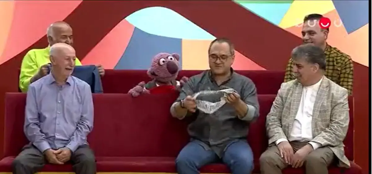 جناب خان وسط برنامه لباسش رو درآورد!