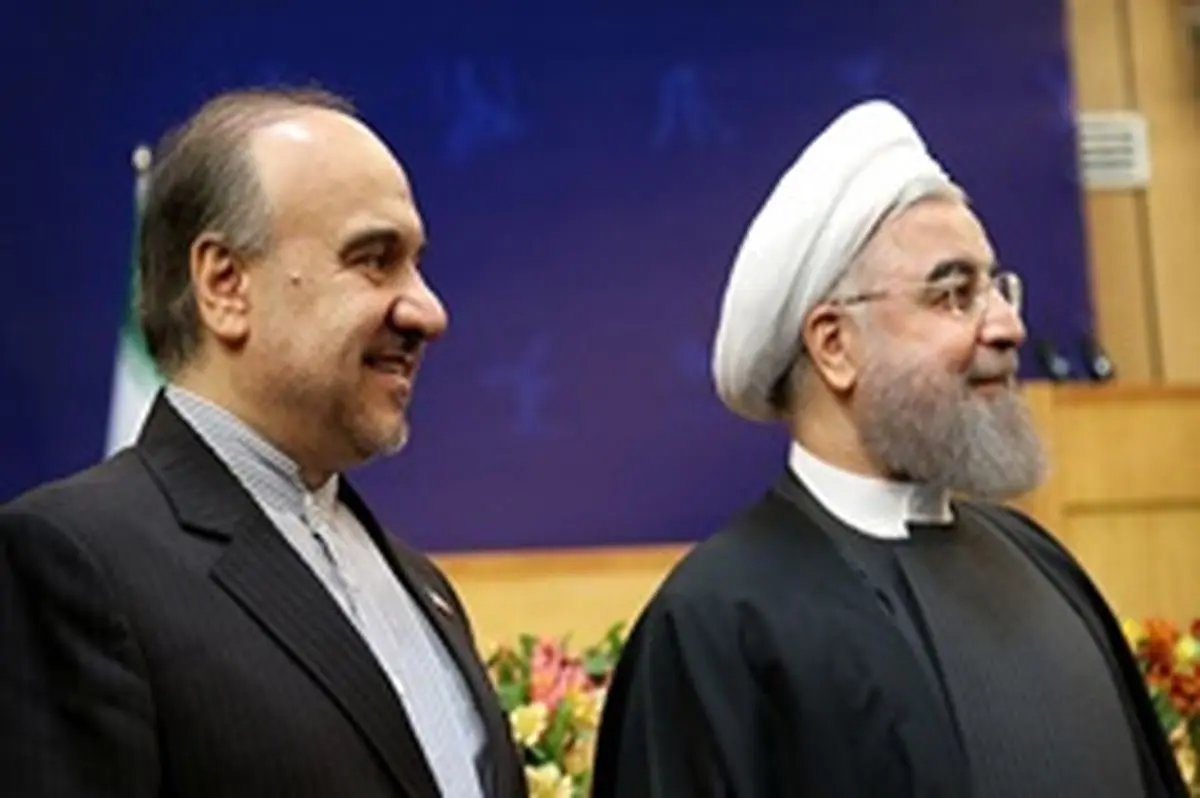 روحانی: چرا برای قهرمانان ورزش دست نمیزنی آقای زنگنه!