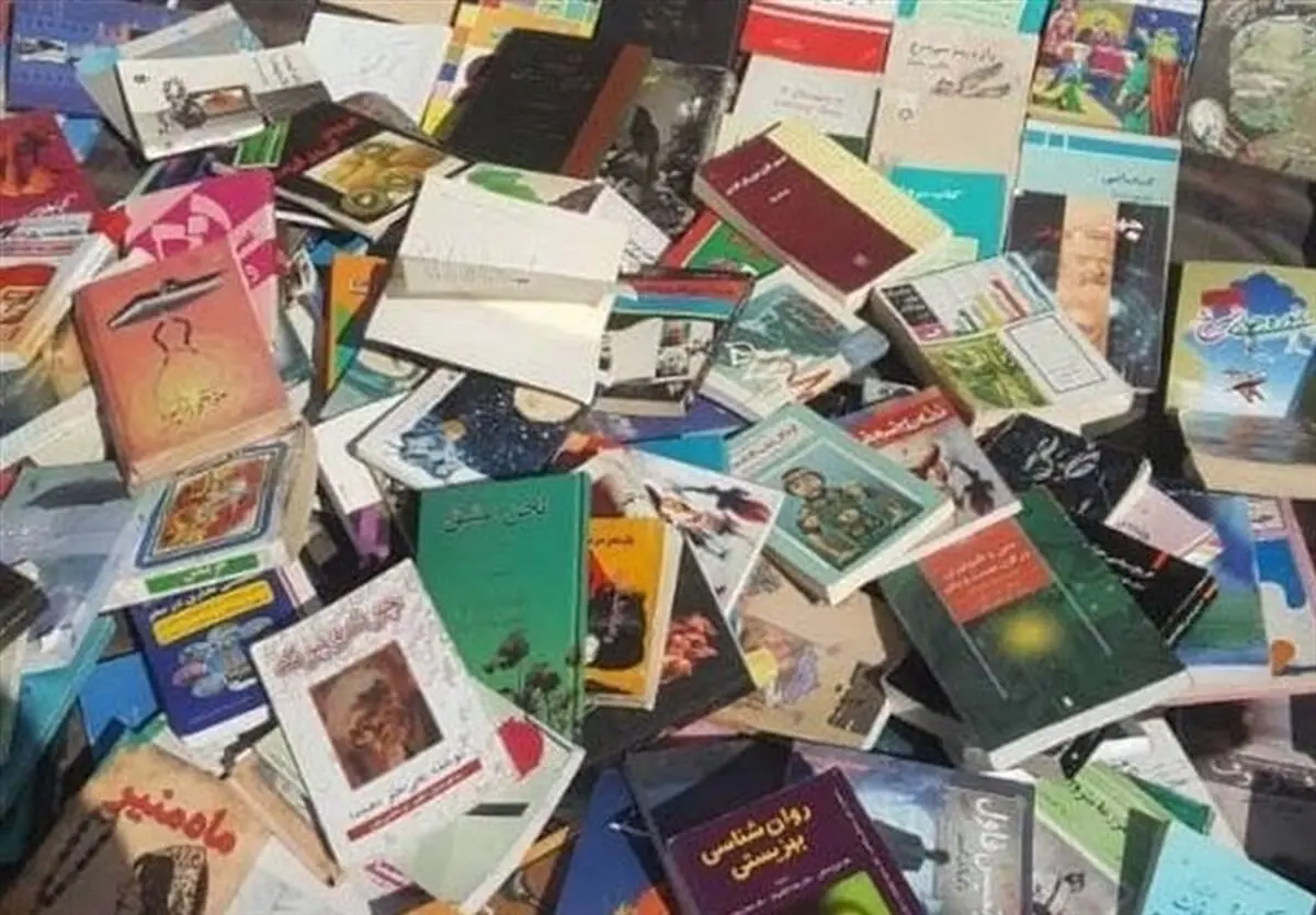  بساط‌گستری کتاب‌فروشان در خیابان انقلاب ممنوع!
