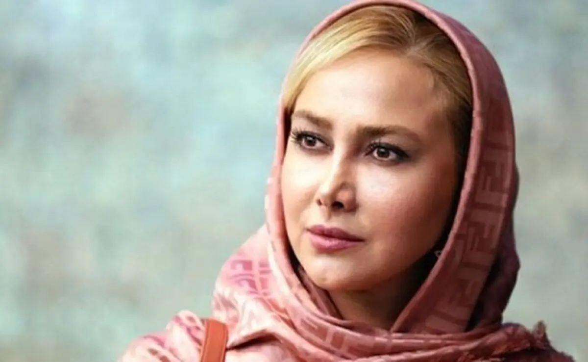 تصویری از آنا نعمتی  در میان حیوانات در خارج /عکس