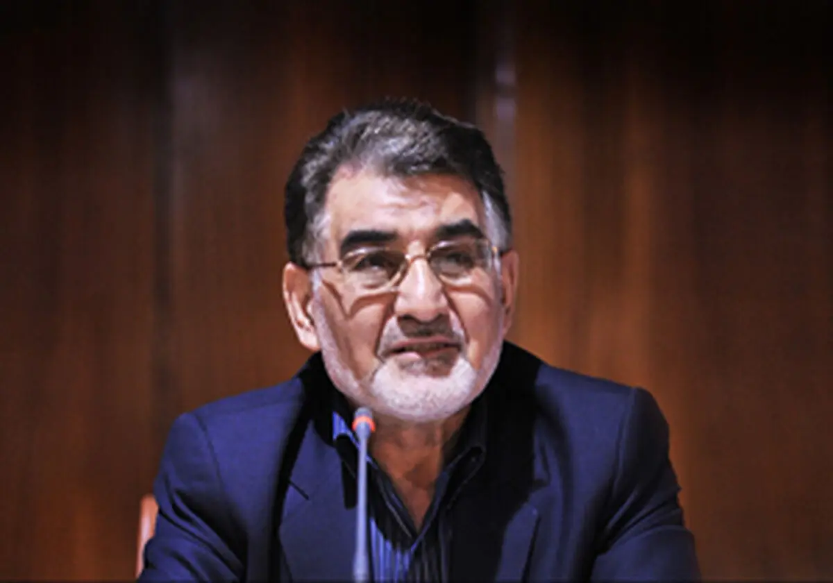 با مذاکرات ایران و آمریکا تصمیمی بگیریم که به نفع مردم باشد