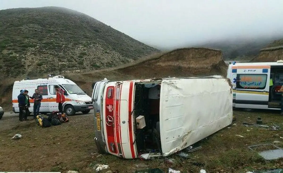 واژگونی مرگبار مینی بوس حامل کارگران
