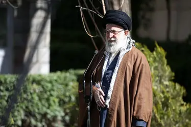 رهبر معظم انقلاب به مناسبت روز دختکاری نهال کاشتند/گزارش تصویری