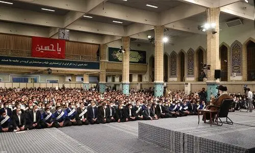 جمعی از کارگران با رهبر معظم انقلاب دیدار کردند/گزارش تصویری
