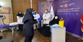 اولین تزریق انسانی واکسن ایرانی کرونا با حضور وزیر بهداشت