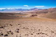 تصاویری از خاک سرخ جزیره هرمز را ببینید