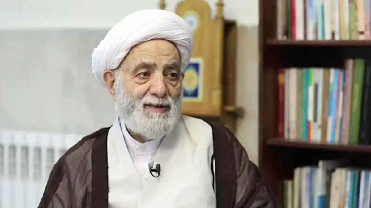 
عکسی از قرائتی و سیدحسن نصرالله در دوران جوانی
