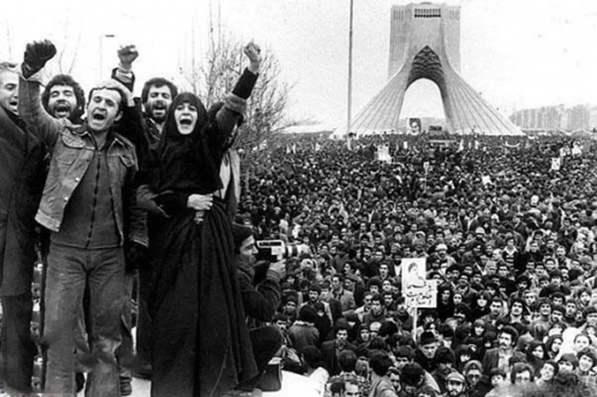 تصویر دیده نشده از آیت الله خامنهای در تظاهرات