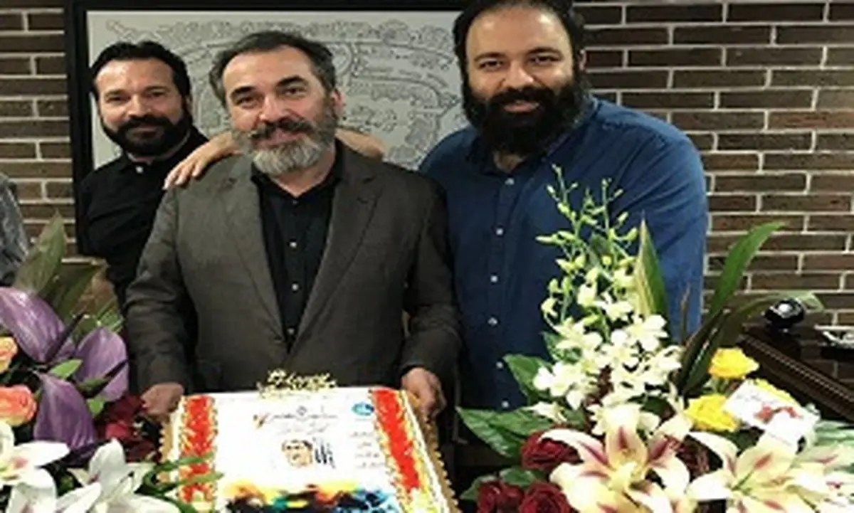 جشن تولد بازیگر معروف طنز در اکران خصوصی یک فیلم