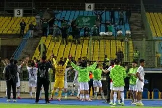 خیبر آبی‌ها را متوقف کرد