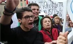 هواداران برلوسکونی در اعتراض به حکم دادگاه تظاهرات کردند