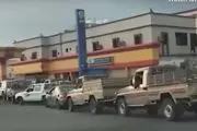 صف طولانی خودروها مقابل پمپ بنزین در جنوب عربستان