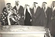 زیارت شاه عربستان از قبر شیطان بزرگ! + عکس