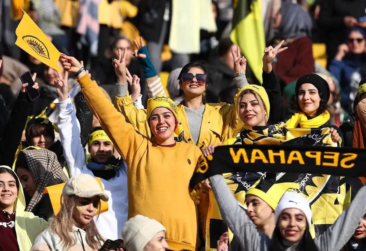 بانوان ایرانی بازی سپاهان و پرسپولیس را کهکشانی کردند 