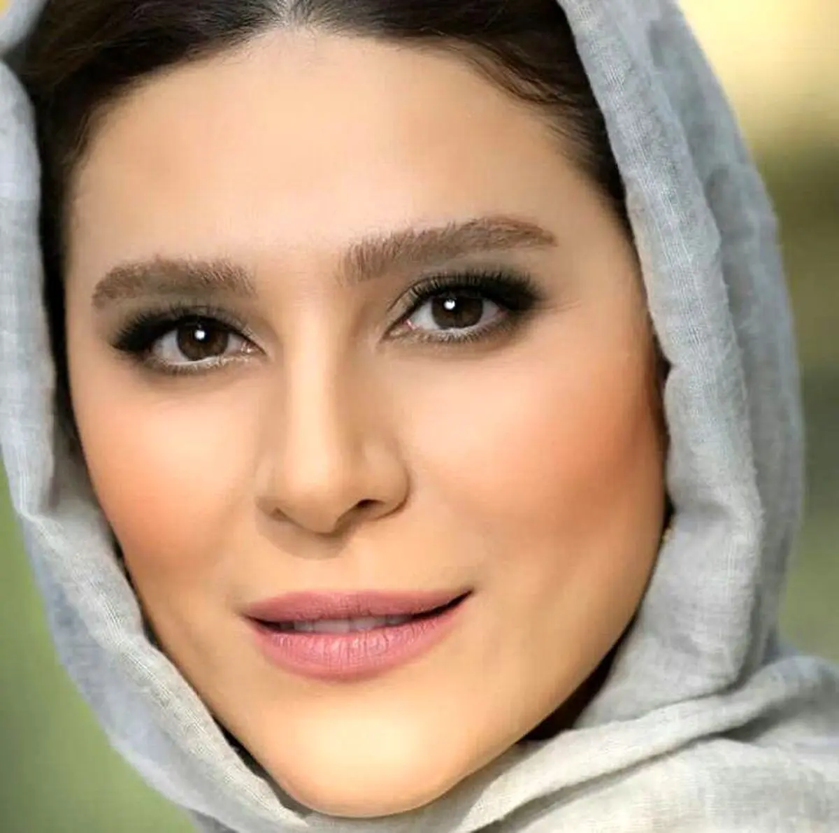 چشمان مات و حیران سحر دولتشاهی /عکس