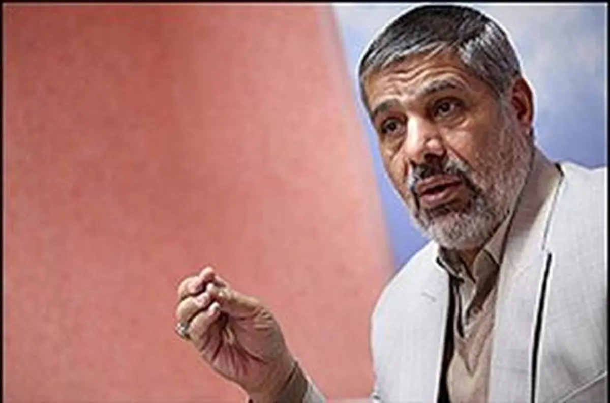 فدایی: احمدی نژاد شعار داد وعمل نکرد