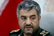 عکس سلفی فرمانده سپاه با تنها بازمانده یک خانواده زلزله‌زده