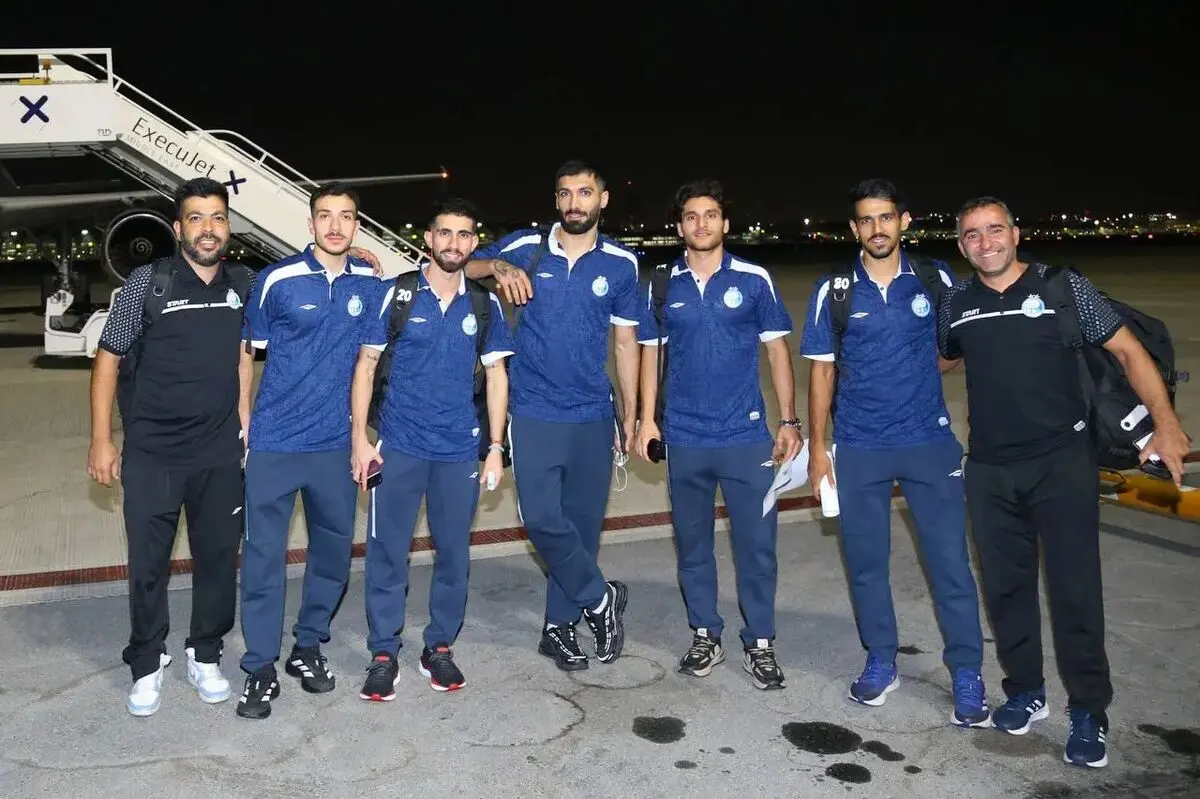 پرواز استقلال یک ساعت در انتظار مجوز فرود ماند
