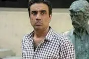  نوستالژی آقای بازیگر با تلفن عمومی /عکس