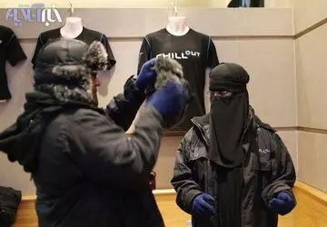 n00223052-r-b-004
