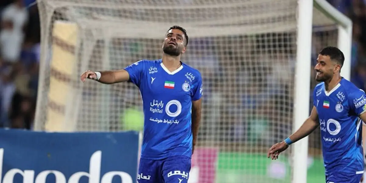 مدافع استقلال در ایفمارک حاضر شد
