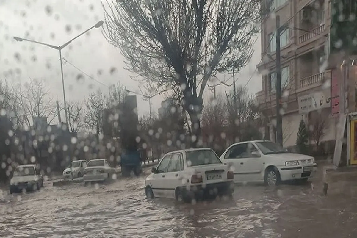 رگبار پراکنده در ارتفاعات تهران امروز ۳۰ فروردین ۱۴۰۲
