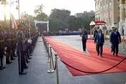 مصری ها آداب استقبال از اولاند را بلد نبودند!