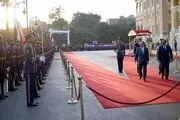 مصری ها آداب استقبال از اولاند را بلد نبودند!