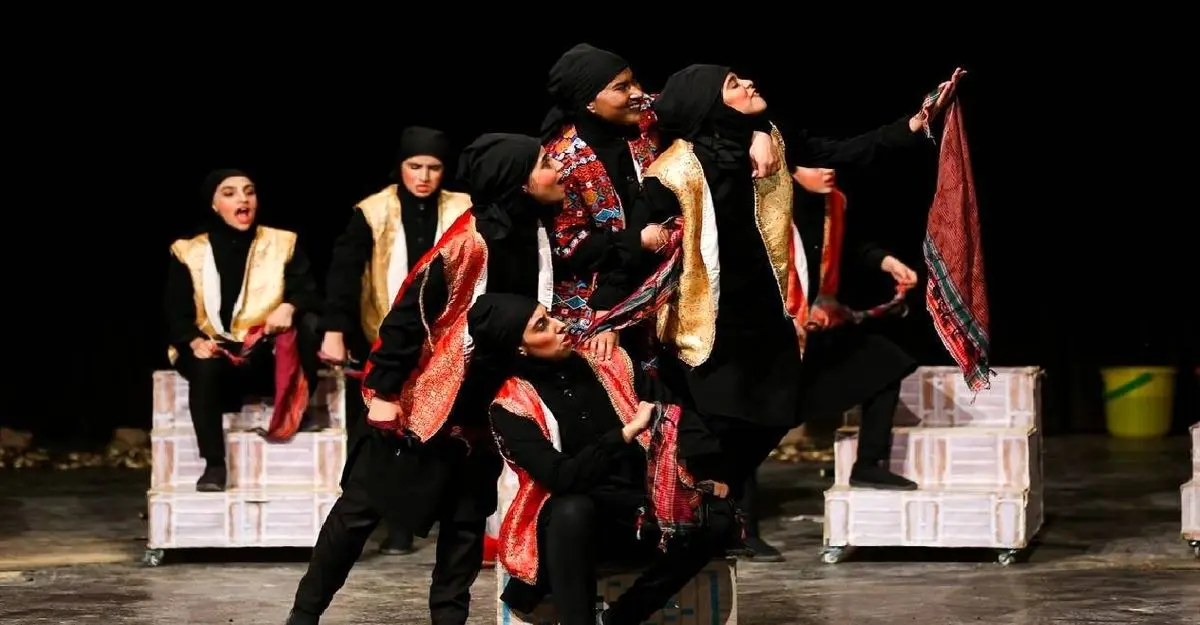 تئاتر آزاد روی دست فیلم سینمایی زد