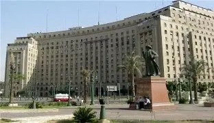 تعطیلی بزرگترین ساختمان اداری در قاهره