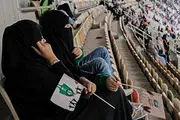 تعقیب جنجالی پلیس و دختر بی‌حجاب در ورزشگاه/فیلم
