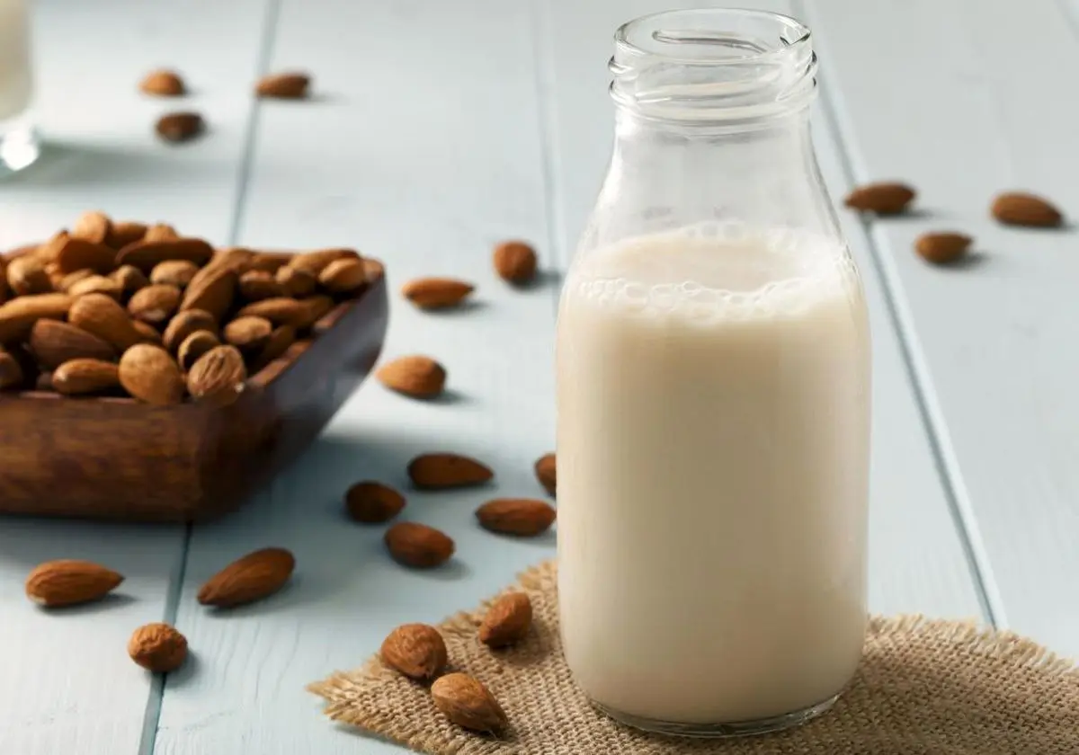 چرا شیر بادام بهتر از شیر گاو است؟