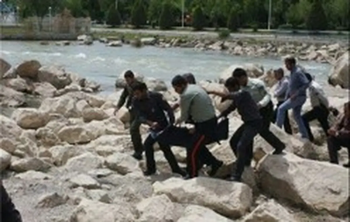 ۱۲۰ ثانیه تلاش زندگی دوباره به زن ۶۵ ساله غرق شده در زاینده‌رود بخشید 