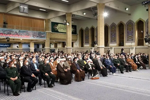دیدار صدها نفر از مردم اصفهان با رهبر انقلاب اسلامی/گزارش تصویری
