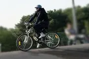 تردد بانوان دوچرخه سوار در سطح شهر با چراغ سبز مسئولین بهبهان